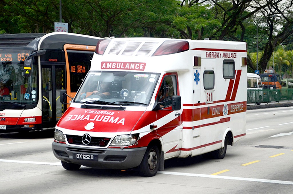 Give Way To Emergency Vehicles Highway