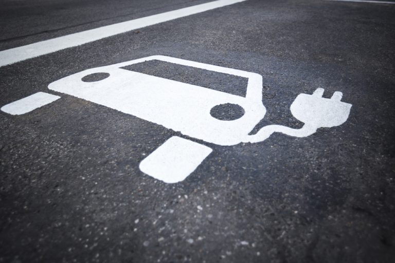 Challenges Facing Electric Cars